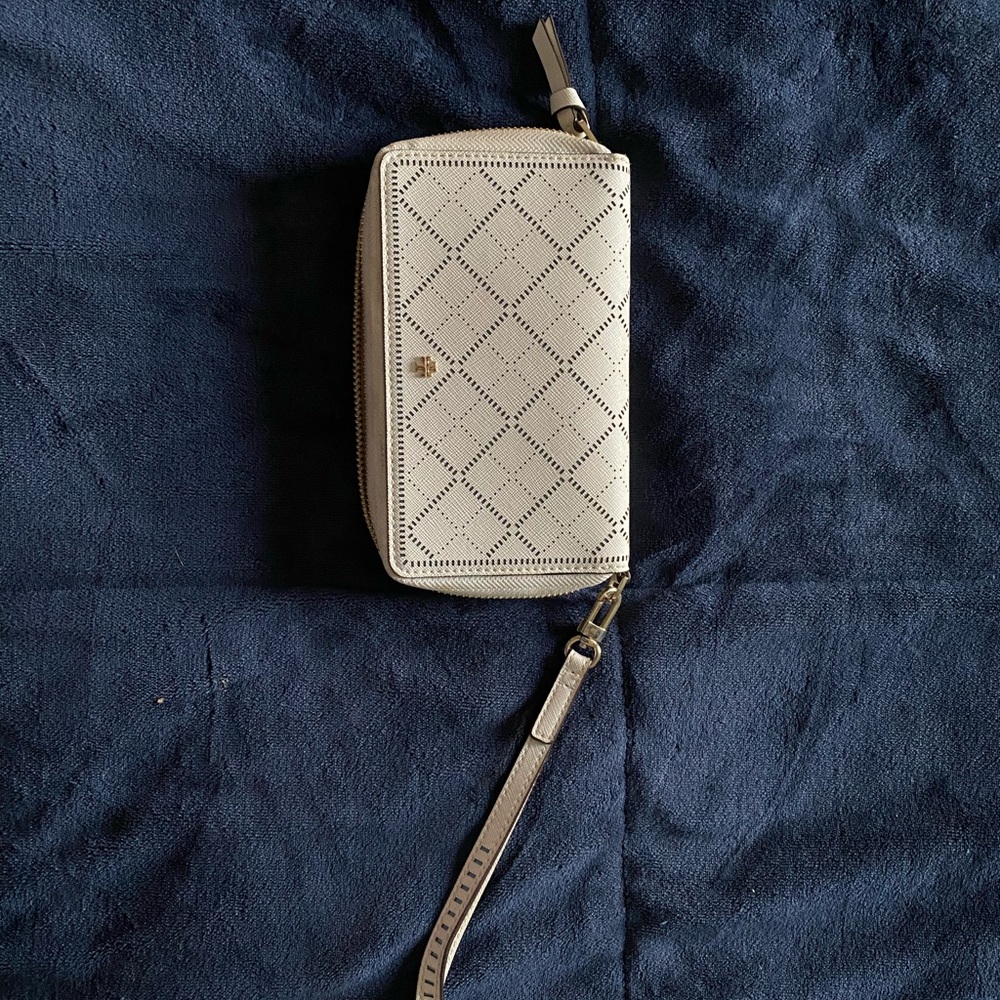Cream Tory Burch wristlet